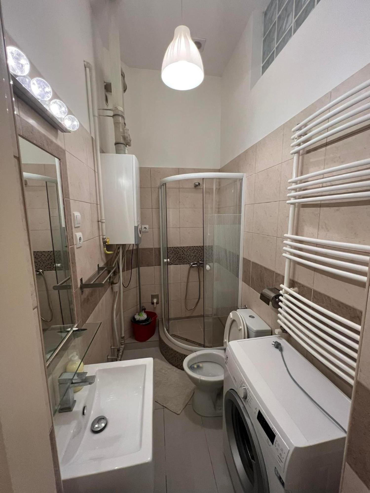 Goldensun Apartment Boedapest Buitenkant foto